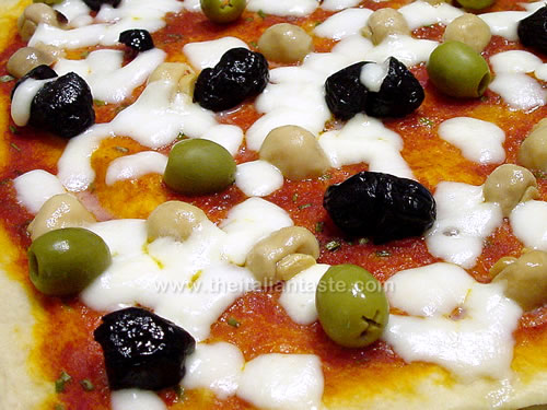 Pizza caprice (Pizza capricciosa)