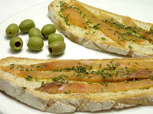 Garlic-and-smoked-salmon bruschetta recipe