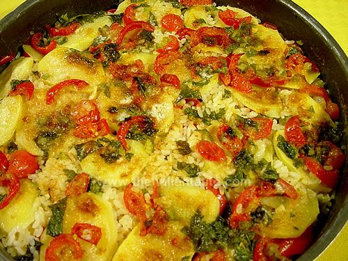 Rice-potato-and-mussel pie (BareseTiella)