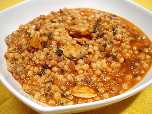Fregola con arselle