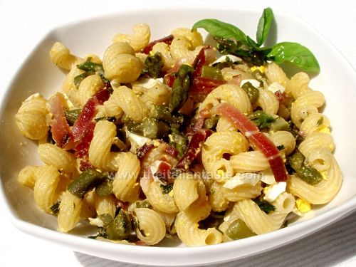 Pasta fredda con speck e asparagi 