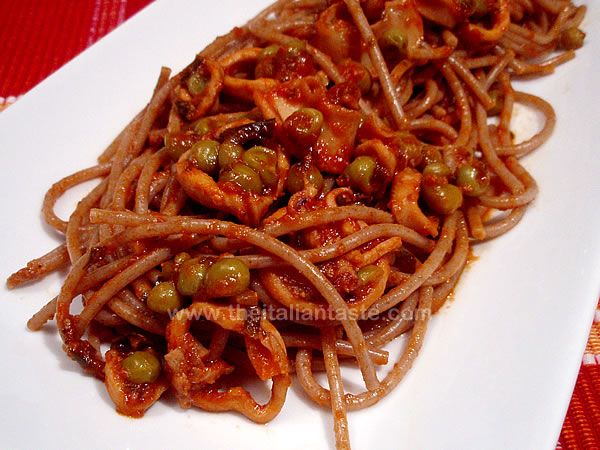 Spaghetti calamari e piselli