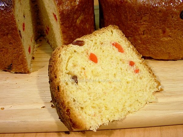 Panettone with dried sourdough