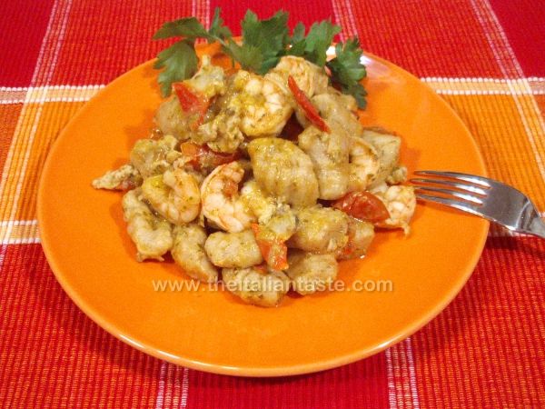 Gnocchi di farro al sugo di mare