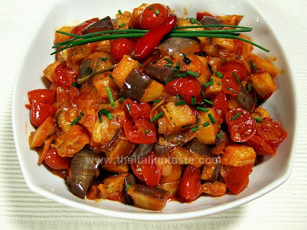 Fried and stewed eggplants