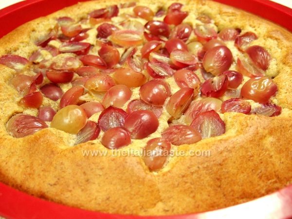 Easy to do grape cake