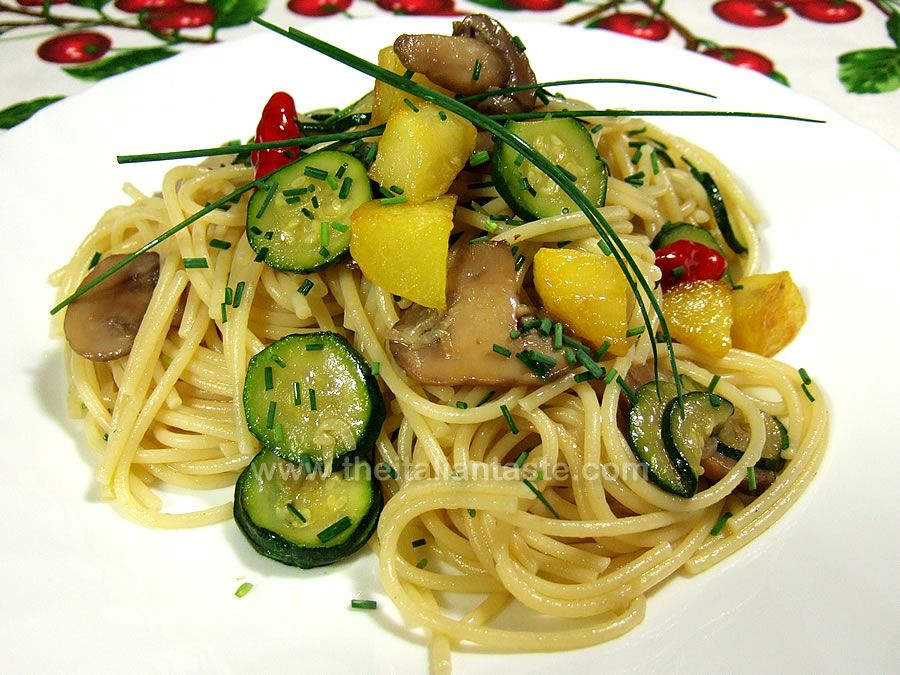 Spaghetti vegetariani piccanti