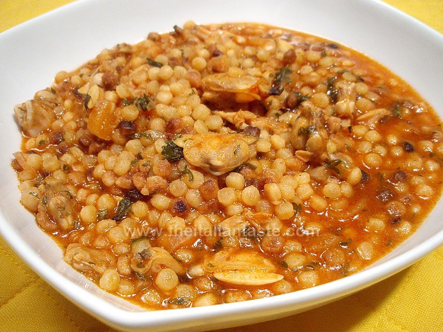 Fregola con arselle