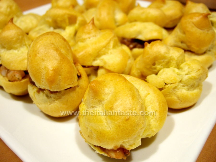 Savory cream puffs filled with mushrooms and prawns